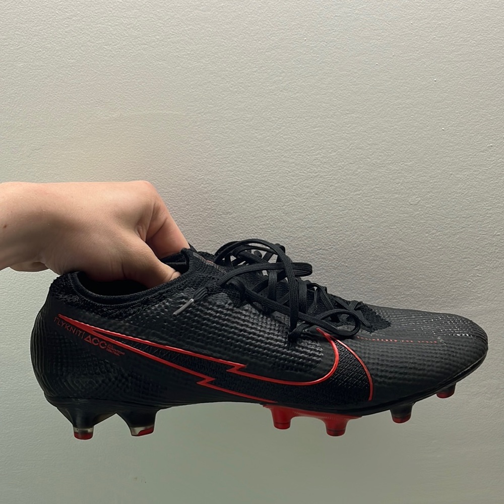 Nike Mercurial Vapor $13 Elite AG Pro ‘Chile Red’.              🚨CHECK BIO🚨